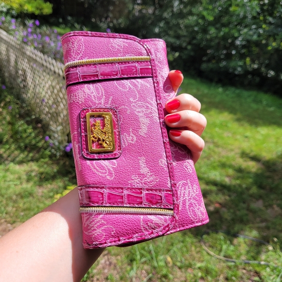 Apple Bottoms Handbags - Apple Bottoms Wallet ❤